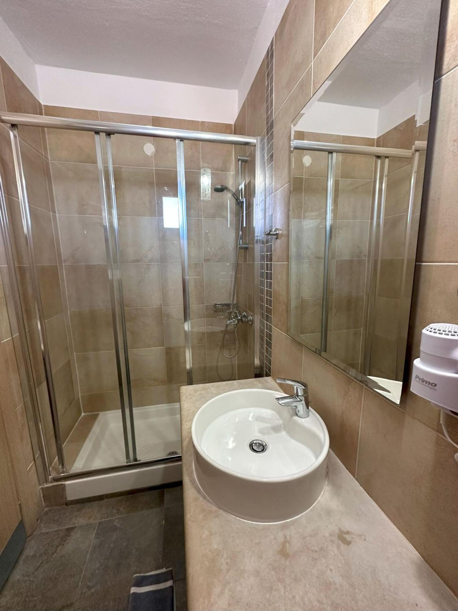 Hotel Afrodite Neoi Poroi Habitación foto